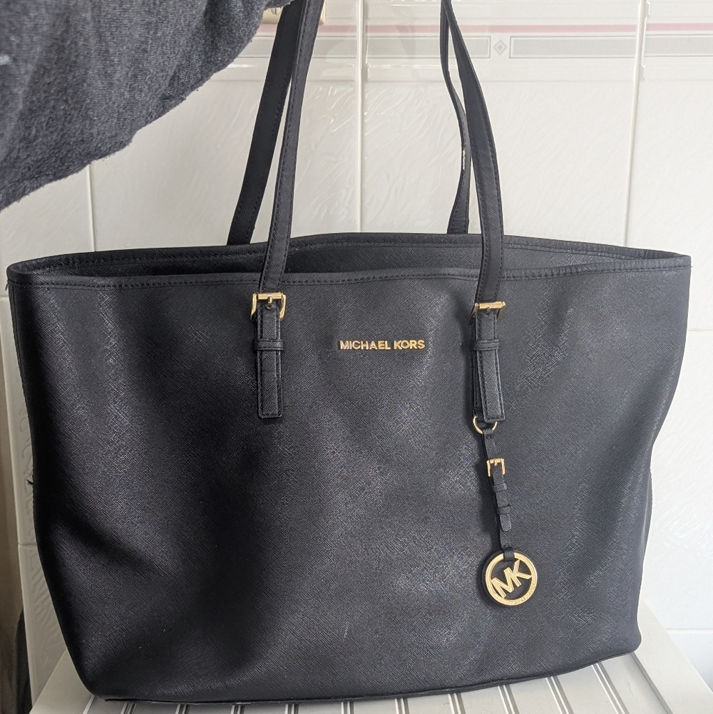 Michael Kors Black Saffiano Tote
